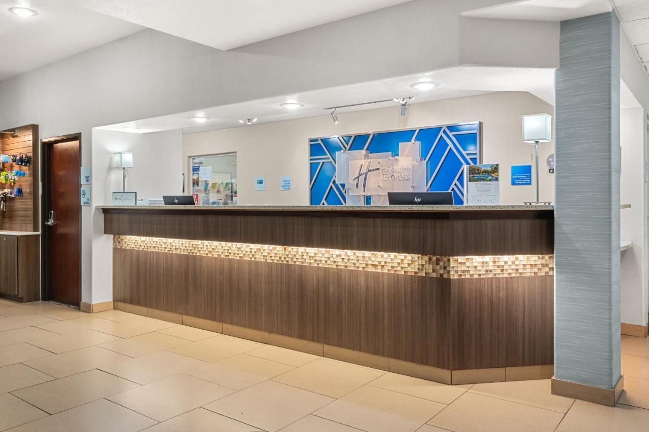 Holiday Inn Express Wenatchee By Ihg Exterior foto