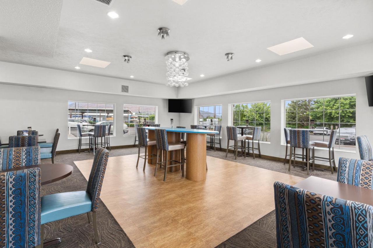 Holiday Inn Express Wenatchee By Ihg Exterior foto