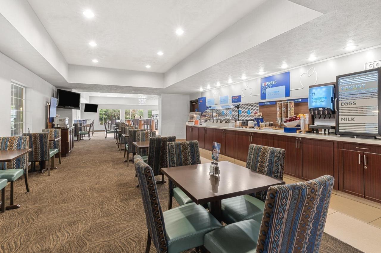 Holiday Inn Express Wenatchee By Ihg Exterior foto